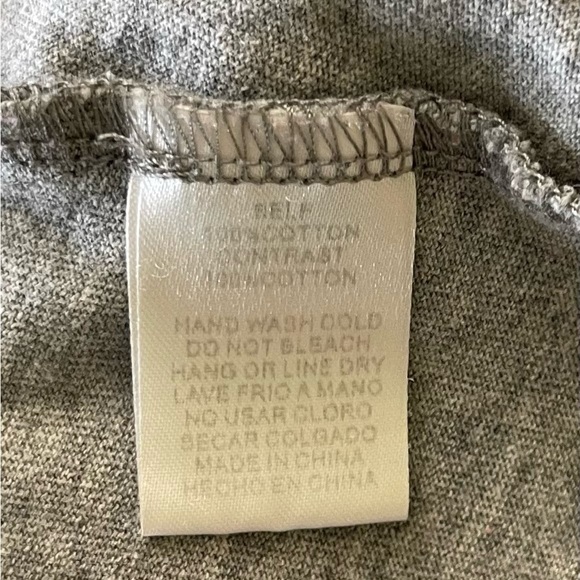 KYE MI, WOMENS,FULL,GREY TOP WITH RED& BLACK PLAID, 2 TIER RUFFLE SLEEVES.SIZE L - Picture 6 of 6